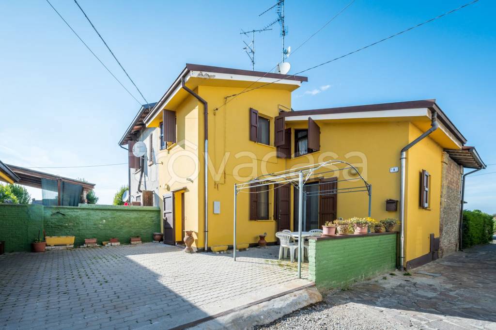 Appartamento in vendita a Campegine via s. Nicola, 9, 42040 Caprara re, Italia