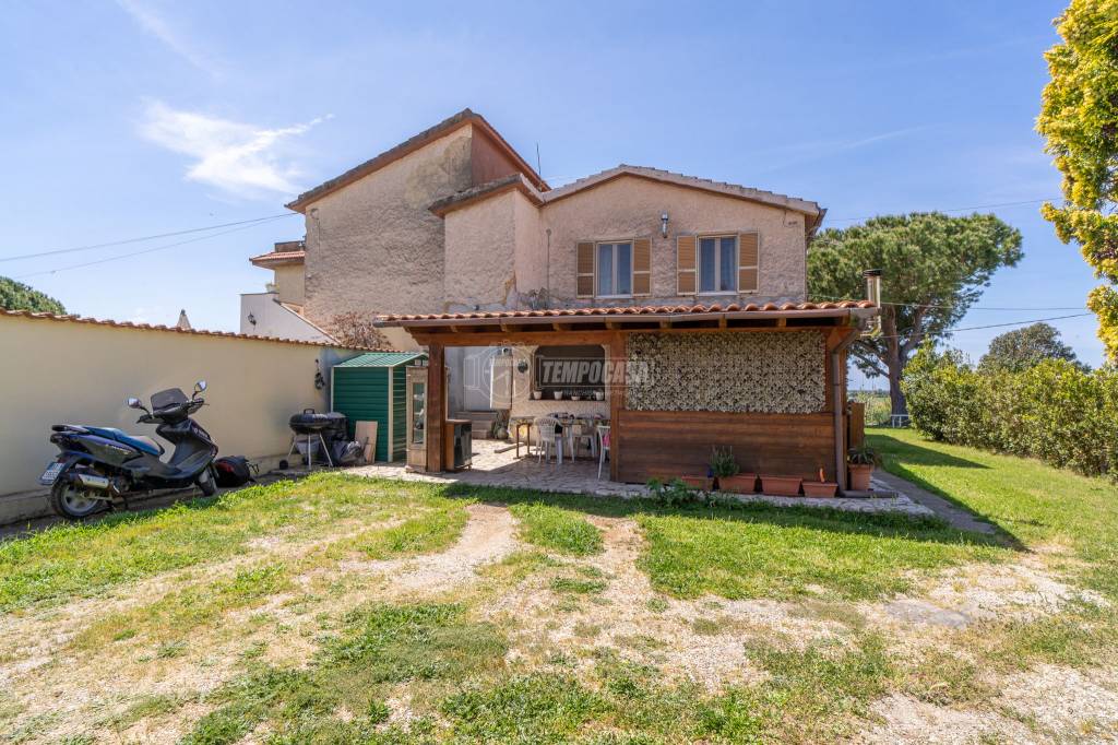 Villa Bifamiliare in vendita a Tarquinia strada Sant'Agostino, 23