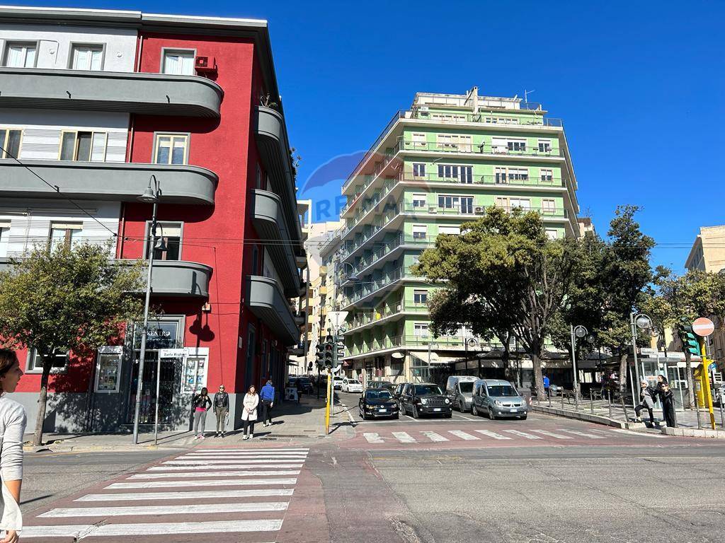 Appartamento in vendita a Cagliari via Grazia Deledda, 49
