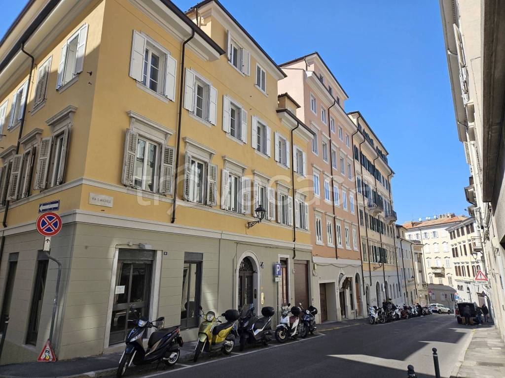 Appartamento in vendita a Trieste via San Michele, 9