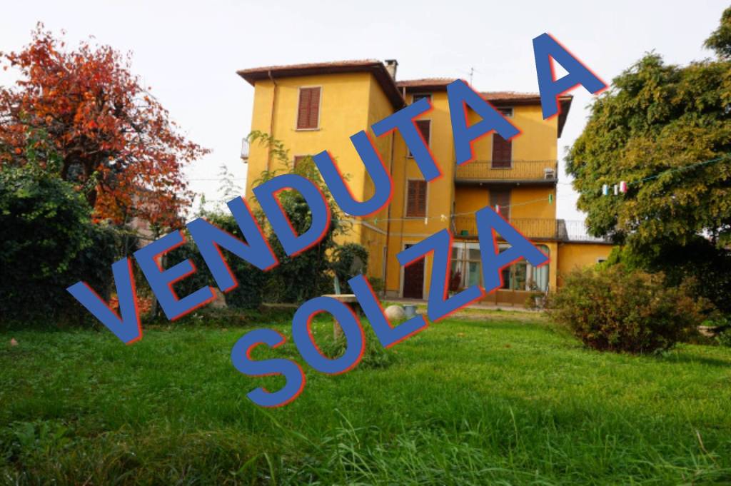 Villa in vendita a Solza via Roma