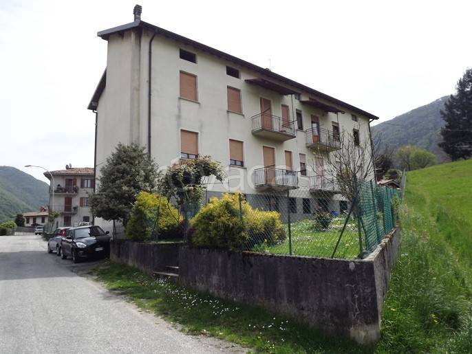 Appartamento in vendita a Val Brembilla via Torre