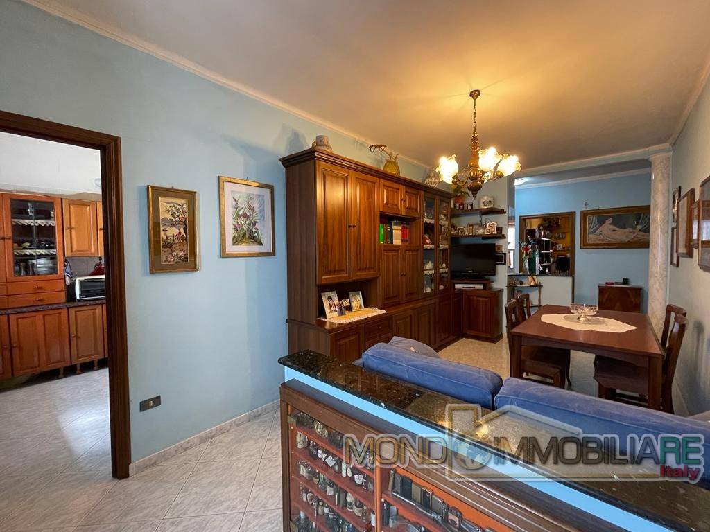 Appartamento in vendita a Torino via Benvenuto Cellini, 28