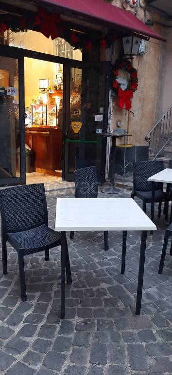 Bar in vendita a Sant'Agapito via Alessandro Manzoni