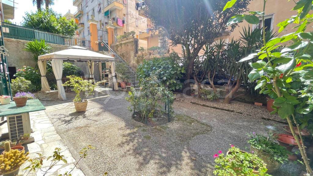 Appartamento in vendita a Genova via Marcello Prestinari, 27