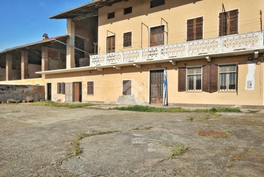 Casa Indipendente in vendita a Borgo d'Ale via Livorno, 17