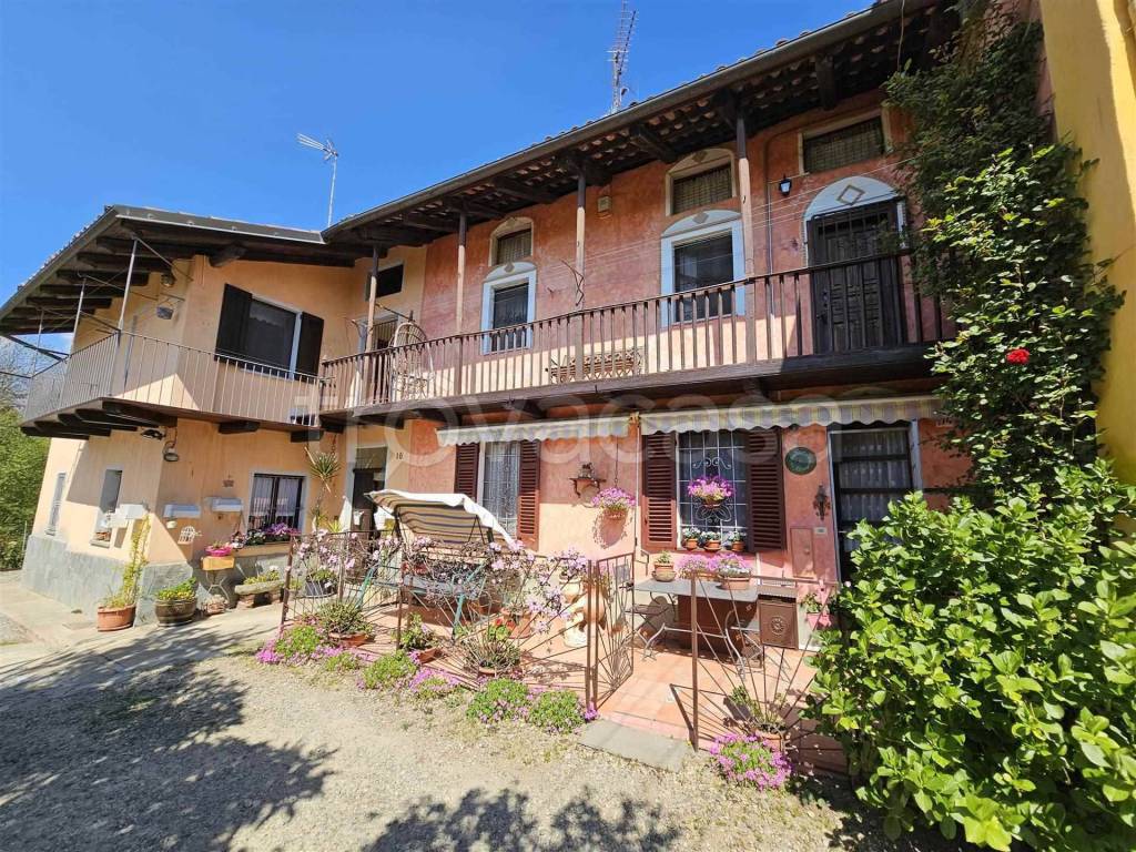 Casa Indipendente in vendita a Biella strada Cantone Binella, 14