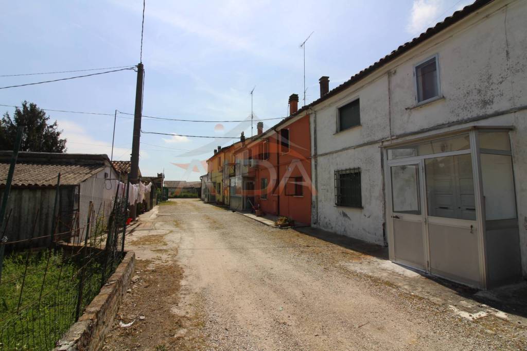 Casa Indipendente in vendita a Portomaggiore via Provinciale per San Vito, 83