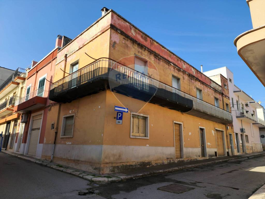 Casa Indipendente in vendita a Turi via Garibaldi, 30