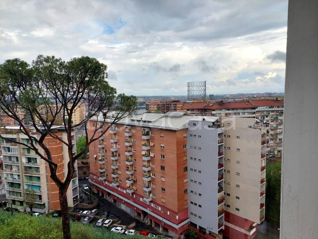 Appartamento in vendita a Roma via Gregorio Ricci Curbastro