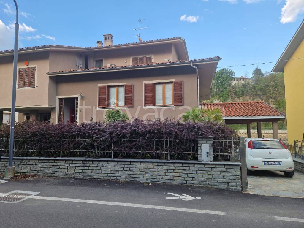 Villa Bifamiliare in vendita a Ceva corso 4 Novembre, 5