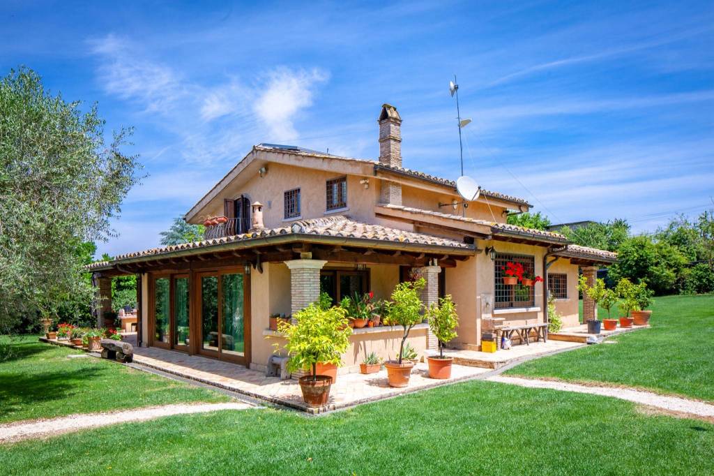 Villa in vendita a Sacrofano via Monte Quadraro