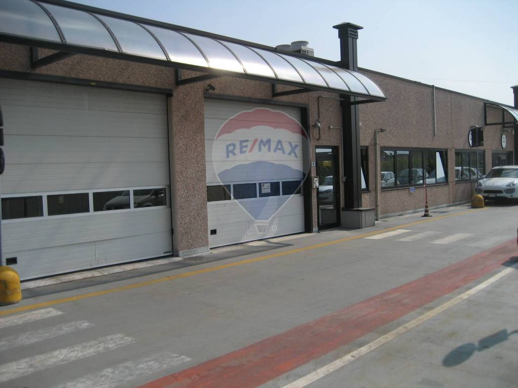 Capannone Industriale in vendita ad Assago via Palermo, 11