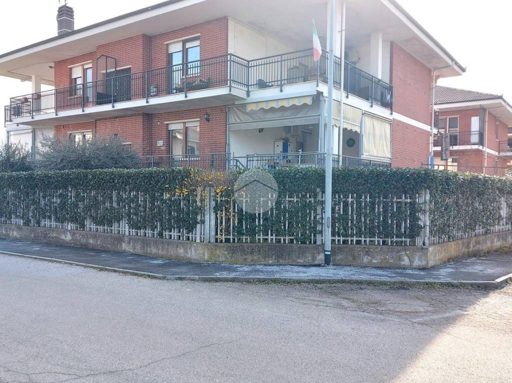Appartamento in vendita a Piscina via Giovanni xxiii, 20