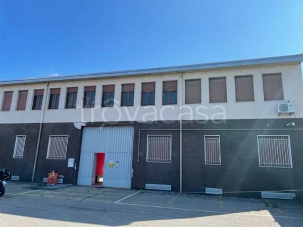 Capannone Industriale in vendita a Trezzano sul Naviglio via Vittore Carpaccio, 9