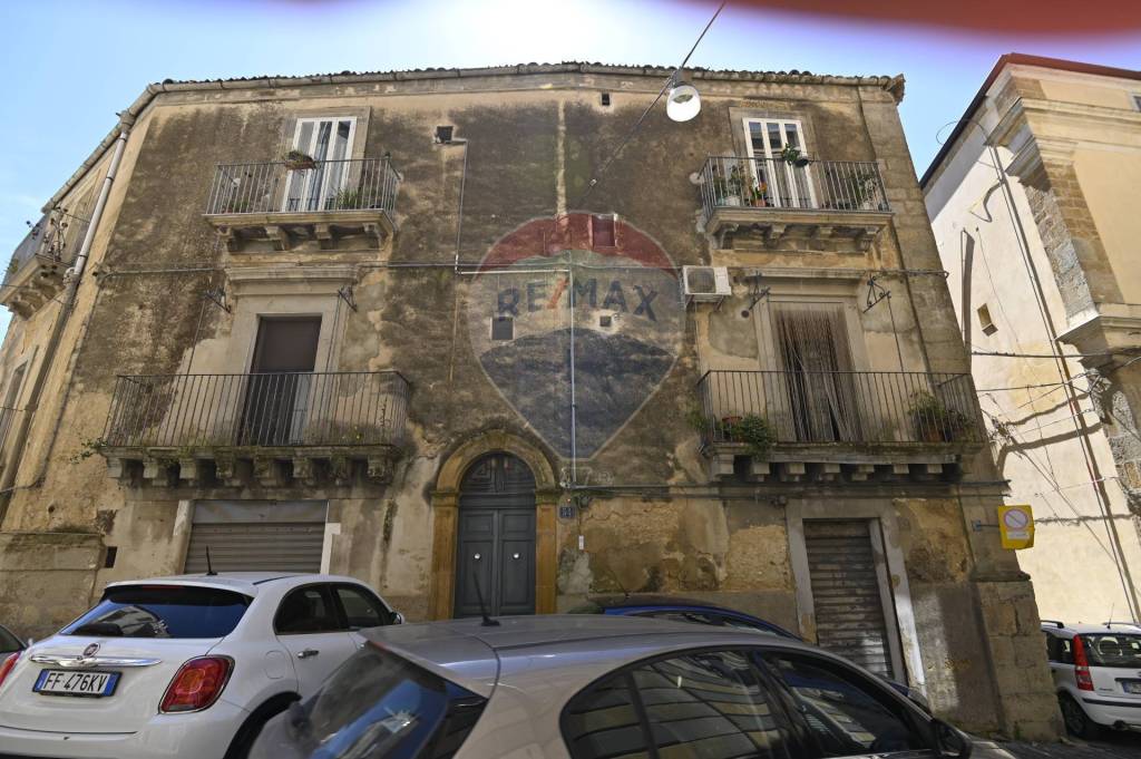 Casa Indipendente in affitto a Caltagirone via Infermeria, 54