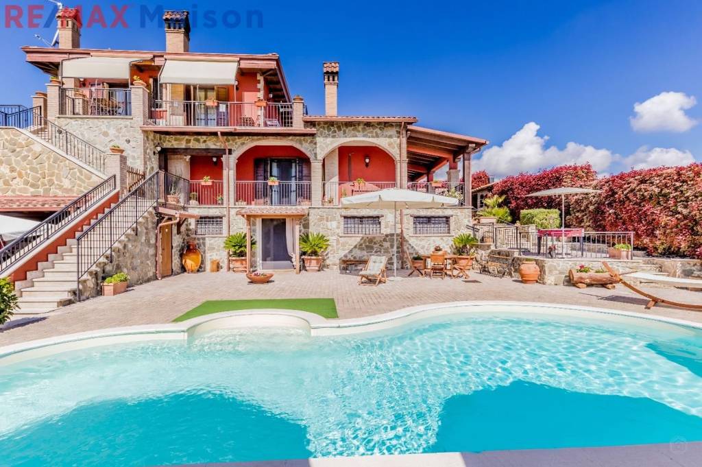 Villa in vendita a Guidonia Montecelio via Aureliano, 305