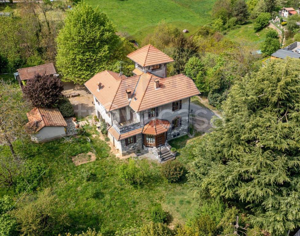 Villa in vendita a Berzo San Fermo via Sant'Anna, 12