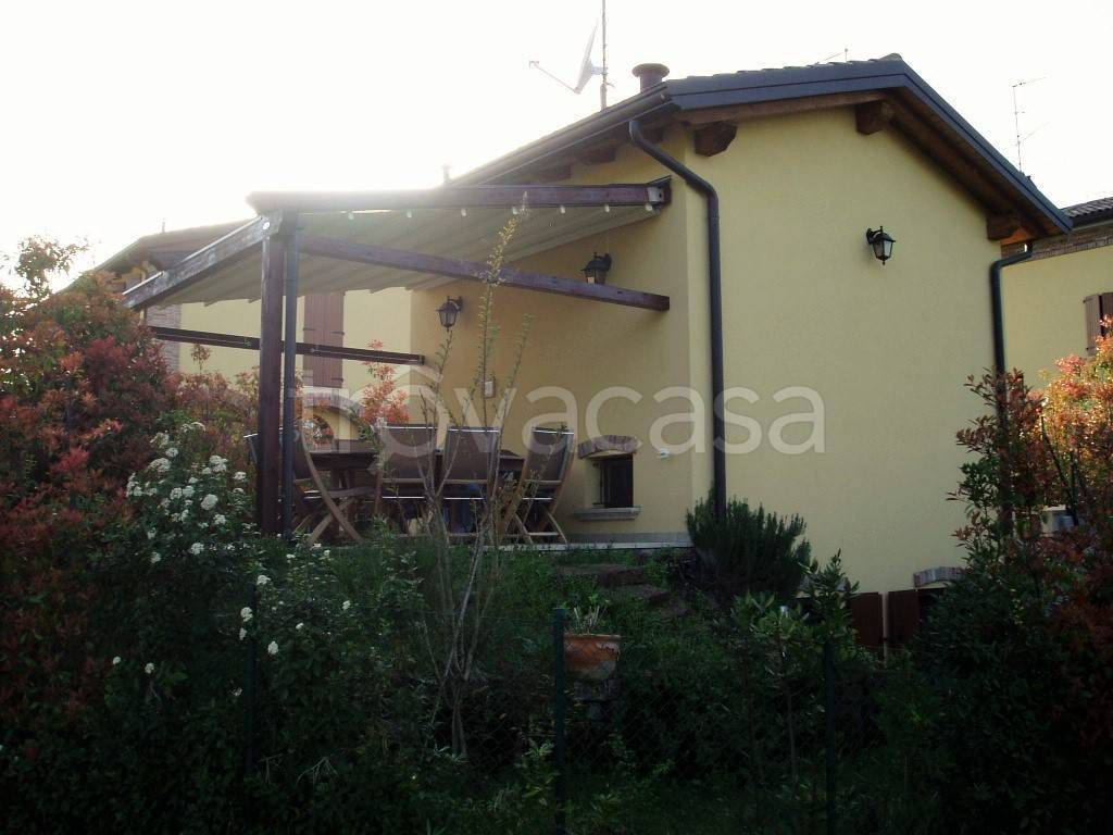 Villa in vendita a Zola Predosa via Valle