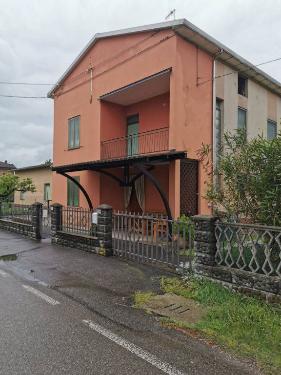 Casale in in vendita da privato a Gualtieri via Giovanni Prati, 92