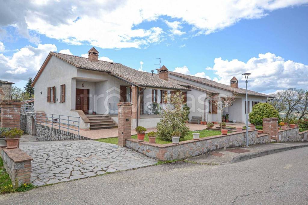 Villa in vendita a Monteleone d'Orvieto via Colle Alto 6