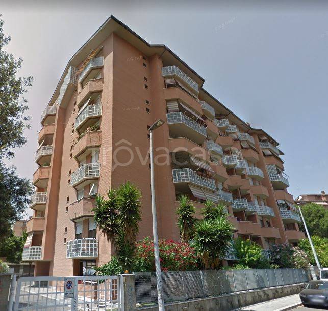 Appartamento in vendita a Pomezia via Boezio