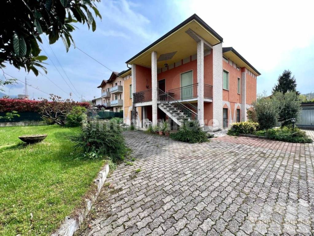 Villa in vendita a Villa di Serio via Glera