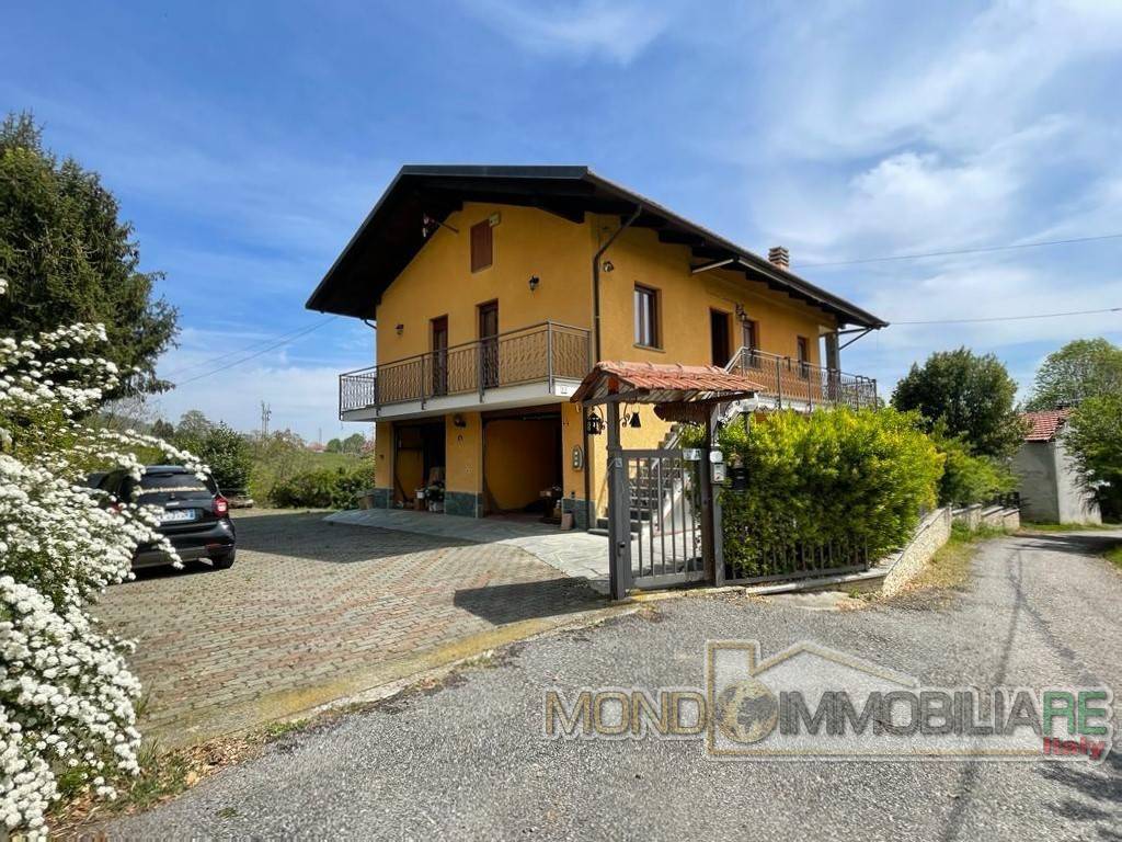 Villa in vendita a Corio regione Colle Vigna, 1