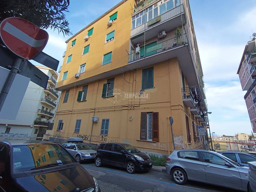 Appartamento in vendita a Napoli via marino e cotronei