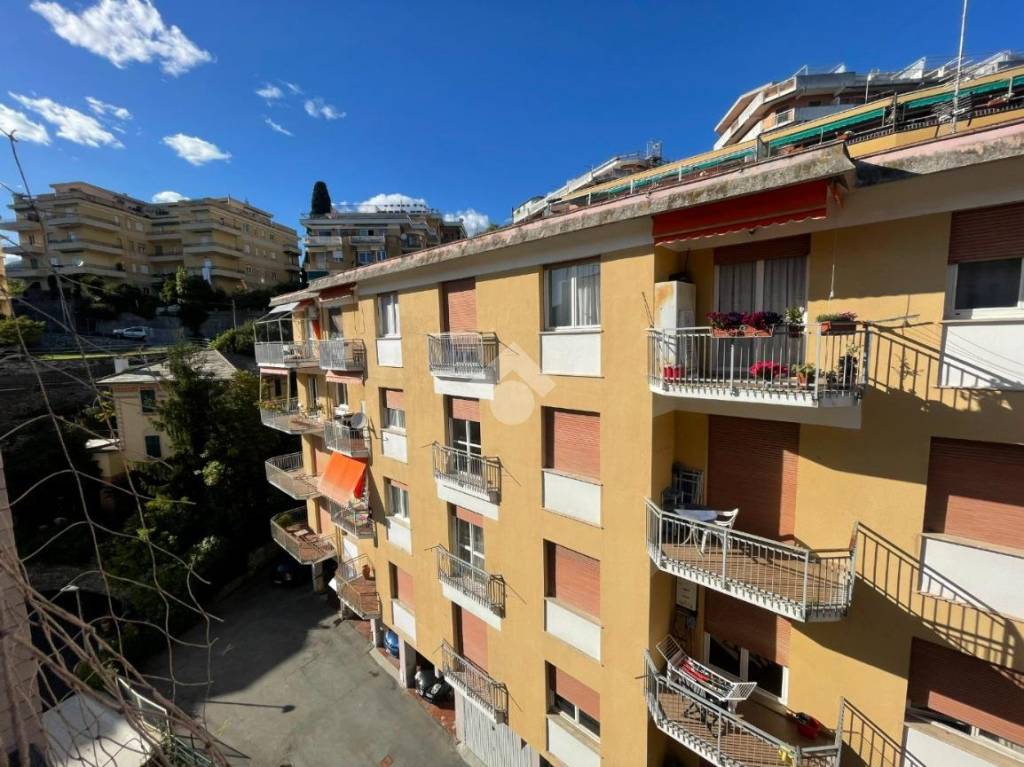 Appartamento in vendita a Rapallo via ghizolfo