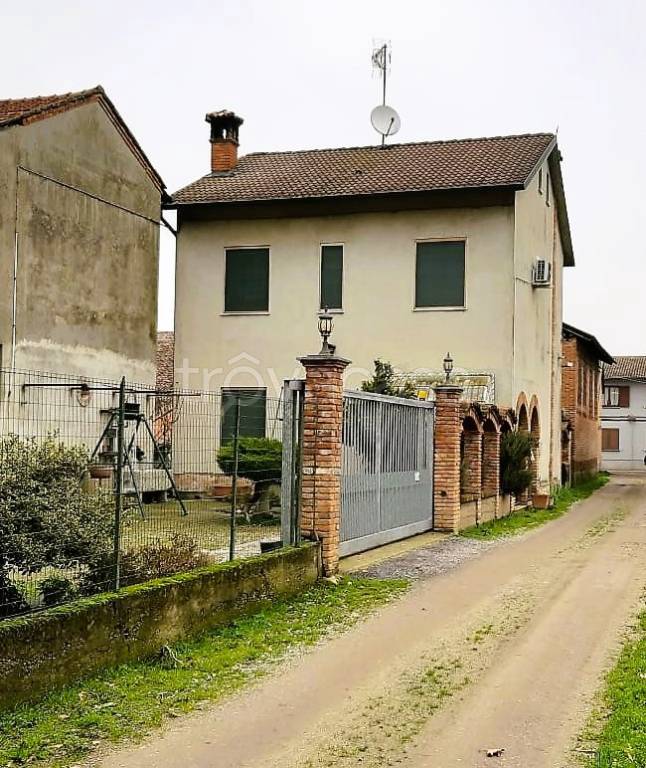 Villa in vendita a Cavenago d'Adda via Roma