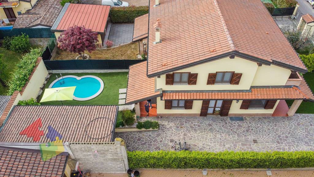 Villa Bifamiliare in vendita a Motta Visconti via Isonzo, 14
