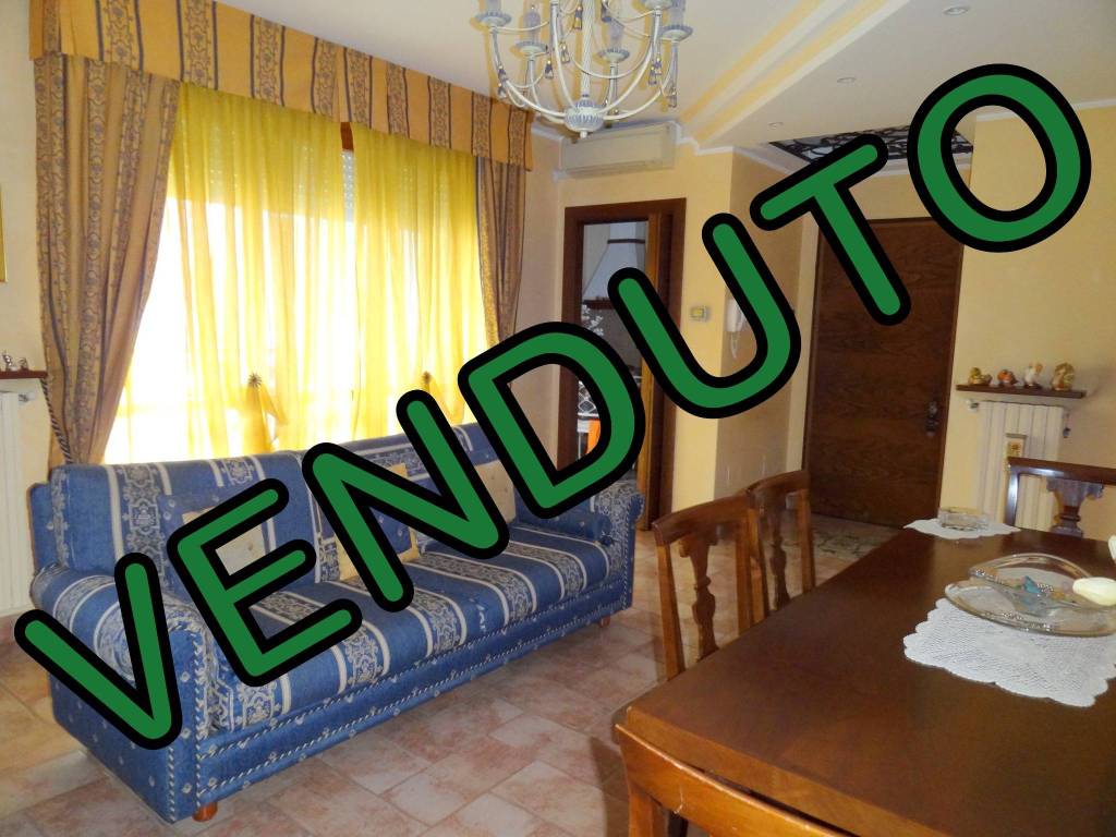 Appartamento in vendita a Canegrate via Terni, 14