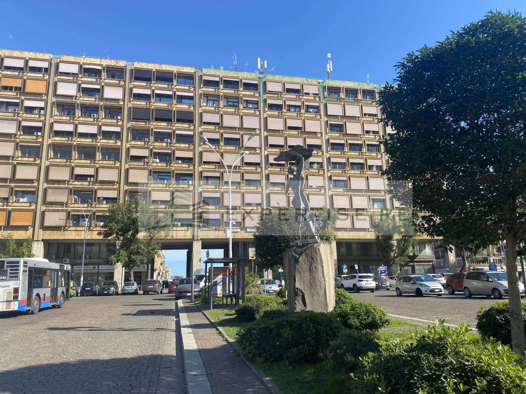 Ufficio in vendita a Catania piazza della Repubblica 32