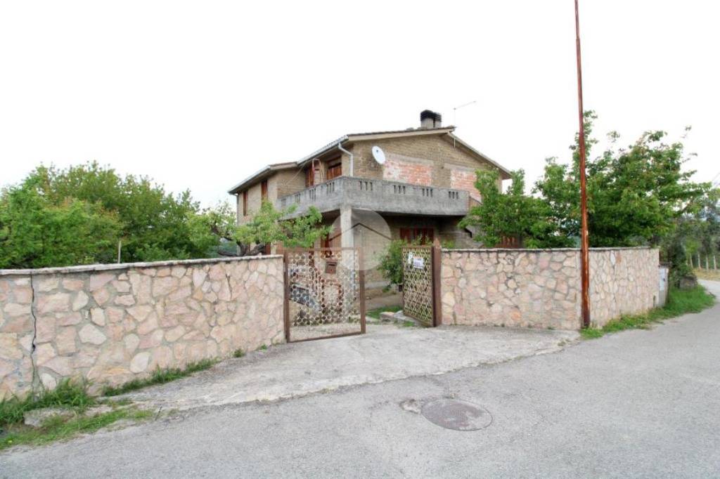 Casa Indipendente in vendita a Fara in Sabina via Colle s. Pietro, 51