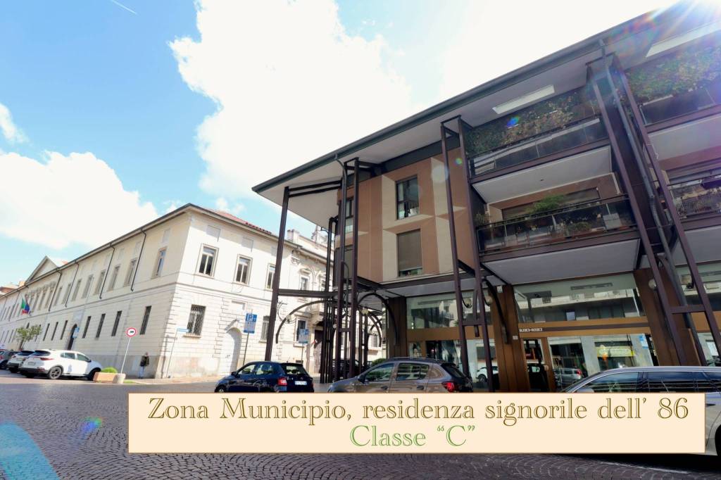 Appartamento in vendita a Busto Arsizio via Enrico Candiani, 2