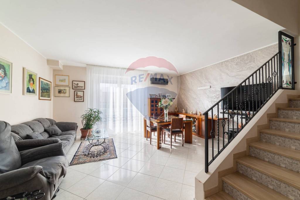 Villa a Schiera in vendita a Camerata Picena via Edmondo de amicis, 9