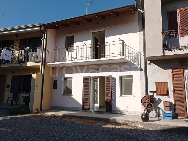 Casa Indipendente in vendita a Villata piazza 4 Novembre