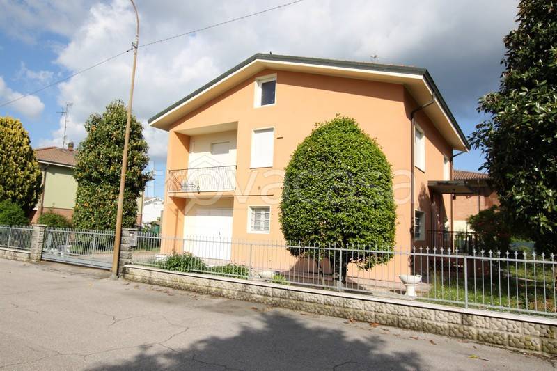 Villa in vendita a Medolla via Dante Alighieri, 13