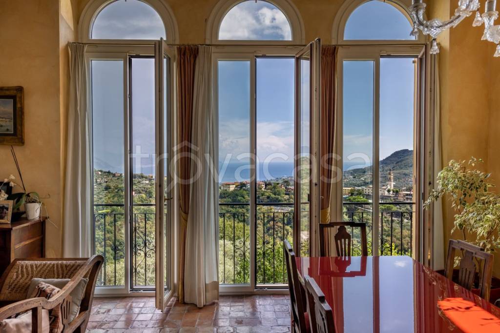 Appartamento in vendita a Santa Margherita Ligure via Aurelia, 77