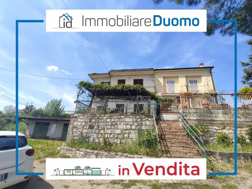 Villa a Schiera in vendita a Benevento contrada San Domenico