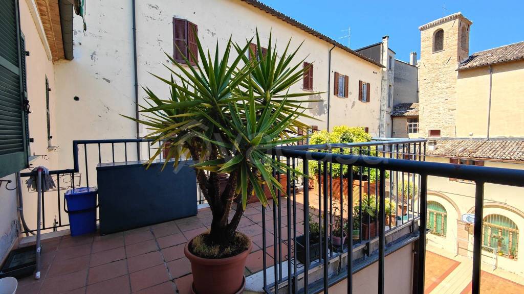 Appartamento in vendita a Pesaro piazza Giovanni Lazzarini