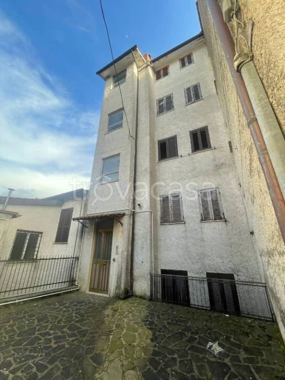 Appartamento in vendita ad Agosta via Roma, 39