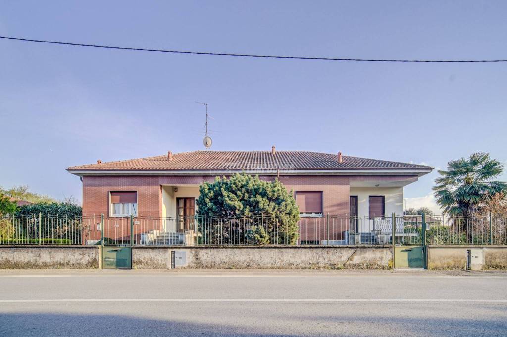 Villa Bifamiliare in vendita a Cuggiono via Michelangelo Buonarroti 11/a