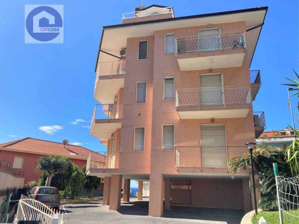 Appartamento in vendita a Costarainera via Piani Paorelli, 15