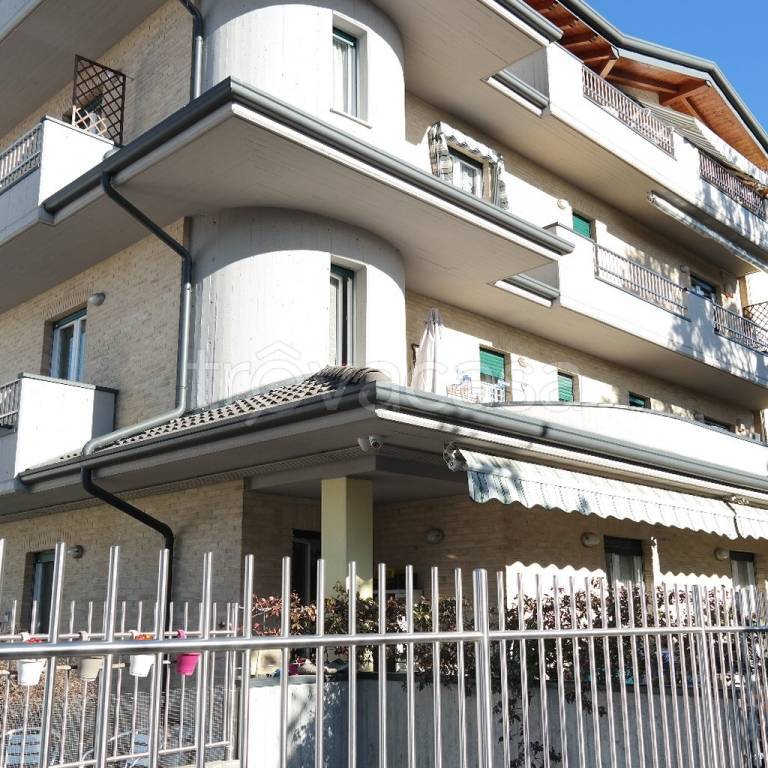 Appartamento in vendita a Marnate via Cislago