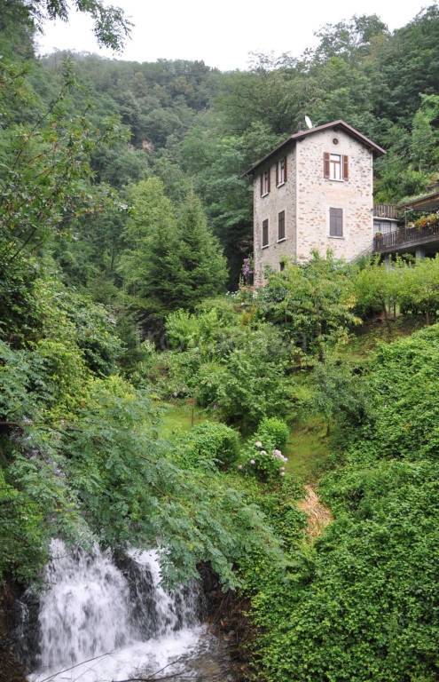Appartamento in vendita a Montagna in Valtellina via Farina