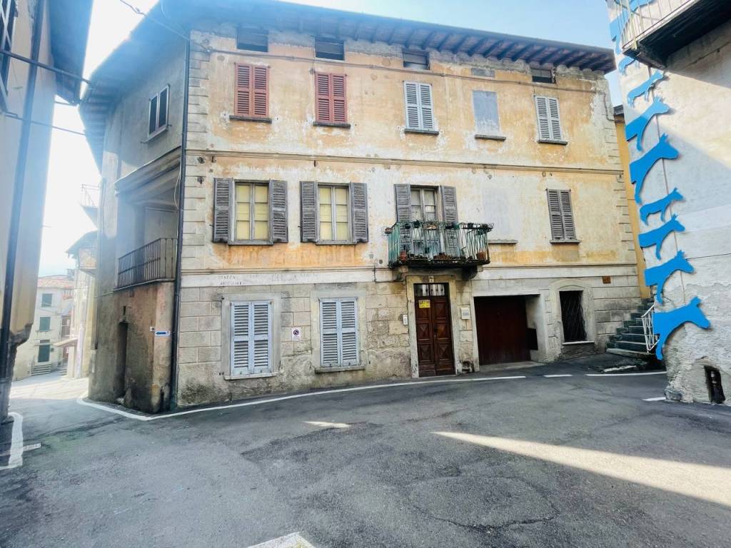 Casa Indipendente in vendita a Dizzasco piazza Sergio Inganni, 2