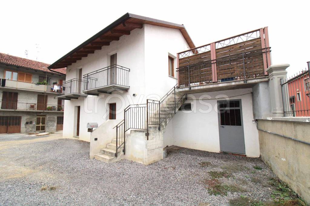 Appartamento in vendita a Canale via Monteu Roero