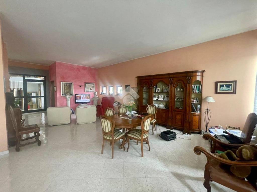 Appartamento in vendita a San Giovanni Lupatoto via c. Battisti, 52
